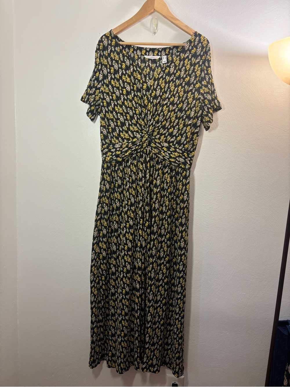 Isaac Mizrahi Floral Twist-Front Crinkle Knit Maxi Dress Size Medium